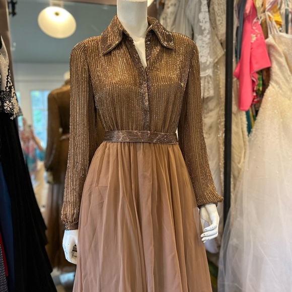 Victoria Royal Ltd. Vintage Gown - Picture 5 of 11